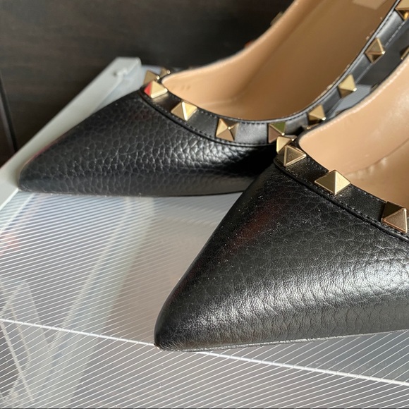 Valentino Classic Rockstuds Black Pumps - Picture 5 of 8